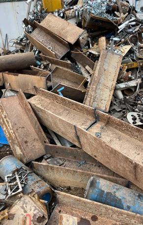 废铁回收